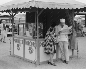 Stand de maíz pop de feria 1939 reimpresión vintage 8x10 de foto antigua - Imagen 1 de 1