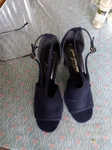 BNWT New Look ladies navy shoes size 6 - Picture 1 of 4