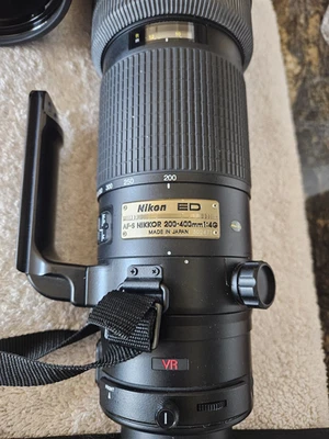 Nikon ED AF-S Nikkor 200-400mm 1:4 G Lens Used / Good Condition #302471 - Image 1 of 3