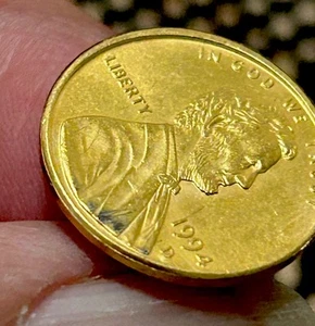 1994 D Lincoln Memorial Penny Gold Toned And Slightly Off Center - Picture 1 of 7