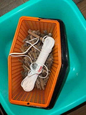 DDR - PNEUMANT KLAMMERKORB orange  - VINTAGE OSTALGIE RETRO mit Klammern + Leine - Bild 1 von 4