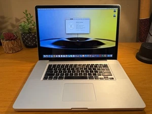 MacBook Pro 17" a1297 (2009) 2.8ghz Core 2 Duo, 8gb, 256GB SSD + 500gb HDD - Picture 1 of 20