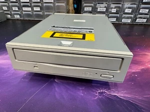 AppleCD 300i Plus- Working (3) - Afbeelding 1 van 3