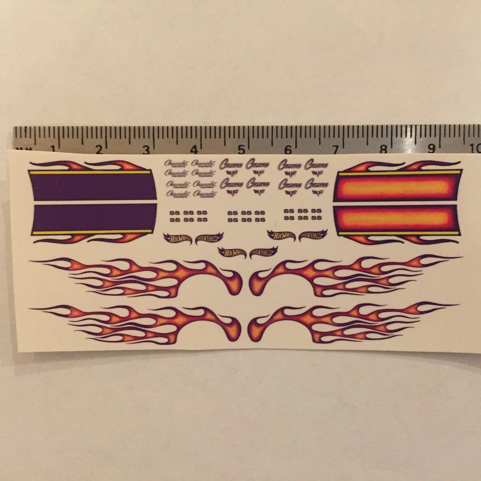 Calcomanía transparente de tobogán acuático 1:64 para 67 Camaro Purple Flames Foto 1 de 4
