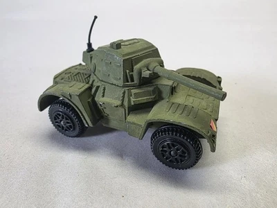 Coche blindado Daimler Dinky Toys vintage hecho en Inglaterra Foto 1 de 4