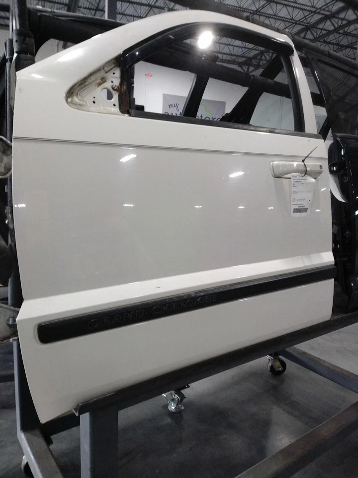 Conjunto de puerta delantera izquierda usado se adapta a: Jeep Grand Cherokee 2008 delantero eléctrico Foto 1 de 4