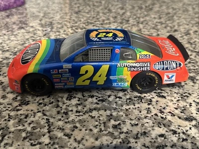 Racing Champions 1995 1:24 NASCAR Jeff Gordon #25 DuPont Foto 1 de 4