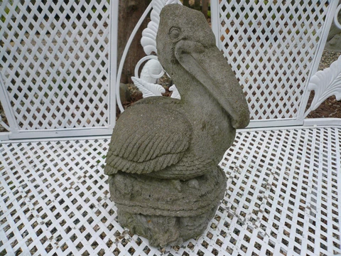 MAJESTIC OLD WEATHERED PELICAN VINTAGE CEMENT/CONCRETE GARDEN STATUE Cover