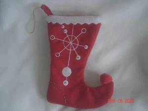 CUTE Vtg. MINI FELT STOCKING / STOCKING ORNAMENT w/ CURVED ELF TOE 6 1/4" Long - Bild 1 von 6