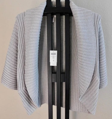 Cárdigan Chico’s Talla 4 Brillante Nuevo con Etiquetas $99 Plateado Metálico Frente Abierto Tejido Acanalado Sudadera Foto 1 de 3
