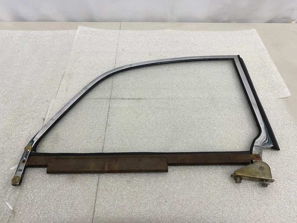1973-1979 Volkswagen VW Super Beetle OEM кабриолет 1/4 боковое стекло окно правая сторона - Изображение 1 из 4