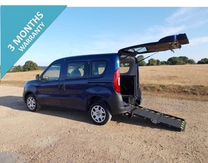 2018 FIAT DOBLO 4 SEAT PETROL WHEELCHAIR ACCESSIBLE DISABLED MOBILITY CAR - Picture 1 of 10