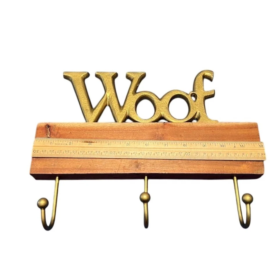 Gancho de pared con correa de perro de madera y barril diseño "Woof" placa multicolor Foto 1 de 4