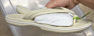 Crocs Hombre Talla 13 Chanclas Sandalias Hueso Marfil Goma Playa Confort Zapatos Nuevos Foto 1 de 4