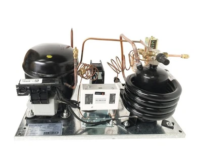 Unidad de condensación multitemperatura refrigerada por agua 1/3 HP, R134a, 115V (Embraco FFI12HBX) Foto 1 de 2