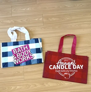 Bath & Body Works 2 x Mehrwegbeutel 2023 Candle Day Bag x 1 blau + Gingham x 1 - Bild 1 von 3