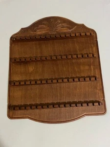 Vintage 80er Jahre Holz 64 Souvenir Sammler Löffelständer Weizen Design Wandaufsteller - Bild 1 von 10