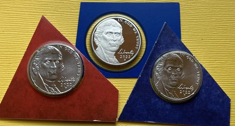 2022 PDS PROOF and UNCIRCULATED Nickels in mint plastic 3 clad coins Cover