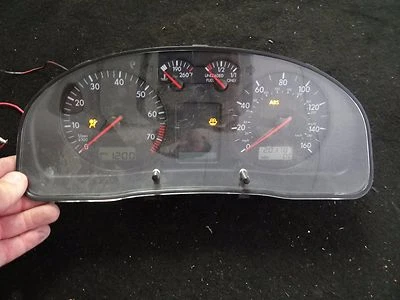 Оригинальная приборная панель спидометр 98 99 1998 1999 Volkswagen Passat 201 000 миль - Изображение 1 из 4