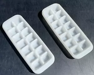 (2) TUPPERWARE Fresh N Pure Ice Cube Vassoi Set Solo Coppia Lotto Bianco 2704 Senza Coperchi - Foto 1 di 5
