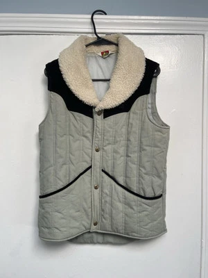 Rare Med Ben Davis Quilted Seafoam Sherpa Collar Puff Snap Front Button Vest - Image 1 of 4