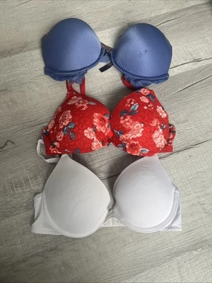 Pacote de sutiãs 32c azul Victoria's Secret bombshell floral rosa e branco rosa - Imagem 1 de 4