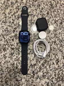 NUEVO Apple Watch Series 10 GPS 42mm Negro con Banda S/M Negra - Garantía - LEER - Imagen 1 de 9
