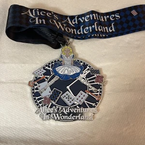Alice's Adventures in Wonderland Yes Fit Running Medal - Picture 1 of 2
