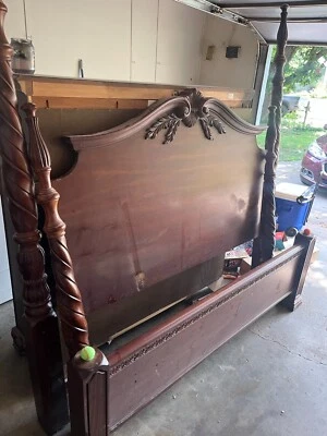 Real Wood Thomasville Bedroom Furniture Set with King size tempurpedic mattress - Image 1 of 4