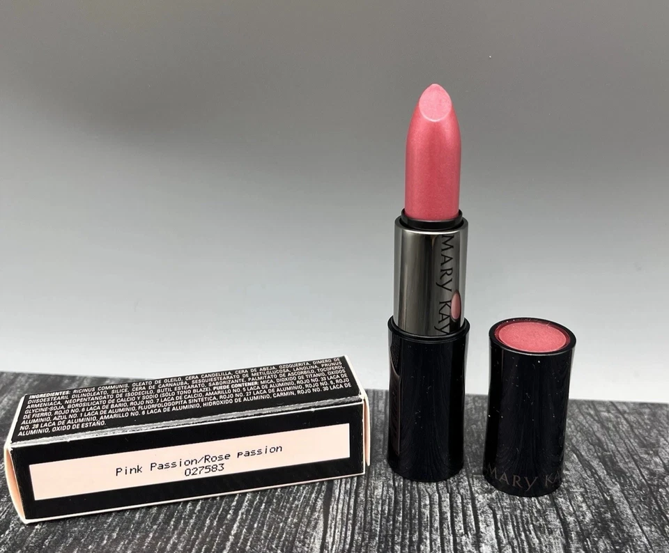 Nuevo En Caja Lápiz Labial Mary Kay Crema Rosa Pasión 027583 Tamaño Completo Envío Rápido Foto 1 de 1