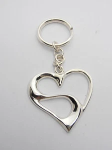 Portachiavi con iniziale S a forma di CUORE in ARGENTO 925 - Lettera Alfabeto - Picture 1 of 7