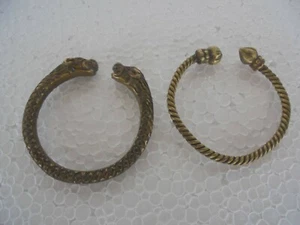 Pulseras/brazalete tribales artesanales cara de león de latón vintage de 2 piezas - Imagen 1 de 7