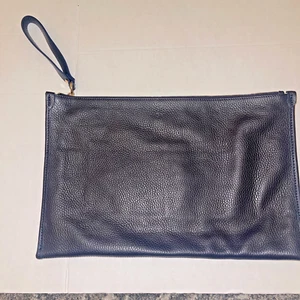 Bolso de mano Mark And Graham ELISABETTA DE CUERO DE GRAN TAMAÑO Negro - Monograma eliminado - Imagen 1 de 6