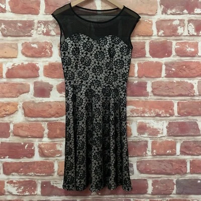 Vestido En Focus Para Mujer 6 Negro Crema Floral Encaje Transparente Elástico Noche Cremallera Foto 1 de 4