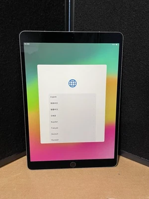 Apple iPad Pro 2nd Gen. A1709 64GB, Wi-fi + 4G (Unlocked), 10.5 in - Silver - Image 1 of 4