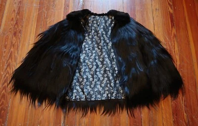 令人惊叹的 1920/30 年代毛茸茸的黑色毛皮角/外套带精美银色/黑色衬里 — 第 1/4 张图片