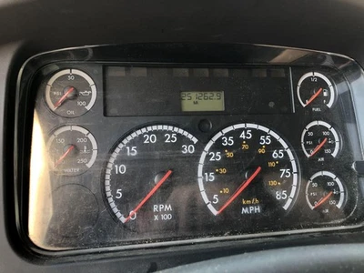 Cuadro de instrumentos velocímetro Freightliner M2 106 2002-2011 - usado Foto 1 de 3