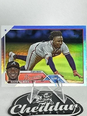 2023 Topps Series 1 Baseball Ozzie Albies #81 Rainbow Foil Atlanta Braves - Image 1 of 2