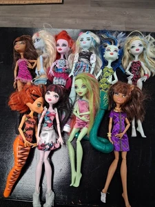 Lotto di 10 bambole giocattolo Monster High. Draculaura Artiglio Abbazia  - Foto 1 di 15