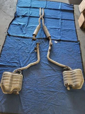 Dodge Challenger 2015 silenciador de escape y resonador con tubo 2016 usado OEM Foto 1 de 4