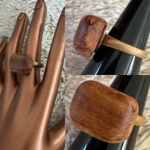 💜💜💜 Gold Ring Size Small To Medium Adjustable - Picture 1 of 16