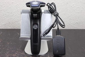 Philips Norelco Shaver 7000 Series S7886 Rechargeable Wet & Dry - Picture 1 of 10