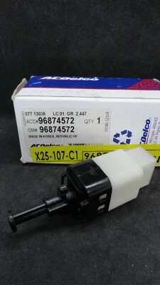 NOS 2004-11 CHEVROLET AVEO 05-08 PONTIAC WAVE STOP LIGHT SWITCH 96874572 - Image 1 of 4