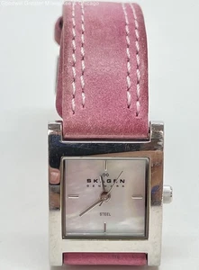 Skagen MOP Silver Tone Women's Stainless Steel Watches 38.1g - Picture 1 of 6