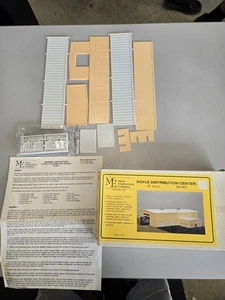 Micro Engineering Company N #55-007 Doyle Distributing (Building Kit) - Picture 1 of 4