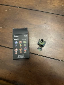 Disney Collectible Pin: Maleficent (Bouquet) - Loungefly - OPEN - New - Picture 1 of 3