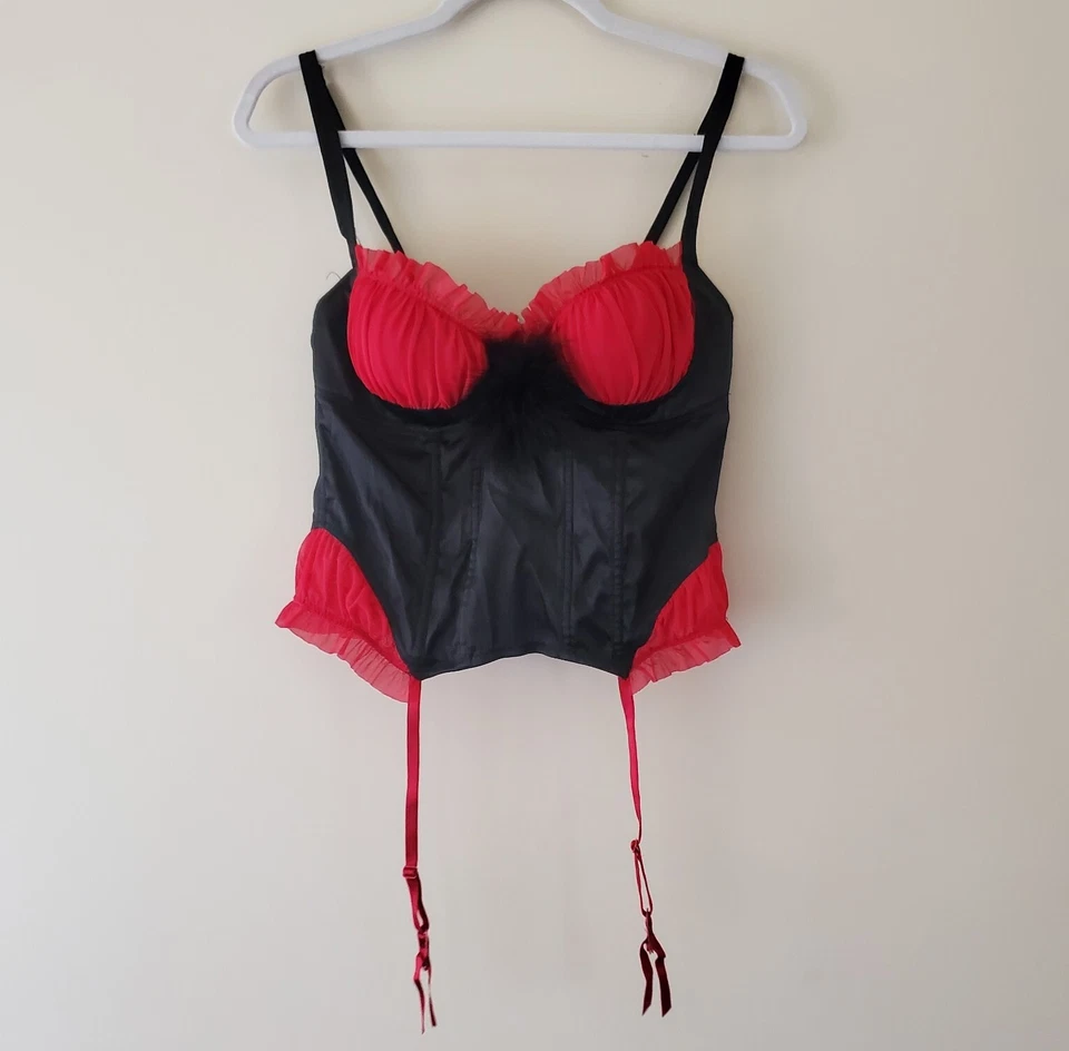 Corsé Coqueta Delicates Whimsygoth Rojo y Negro Talla Mediana Foto 1 de 4