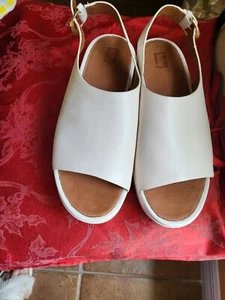 women sandals FitFlop,size9 ,Elouise,new ,white color ,platform 3 inch - Picture 1 of 2