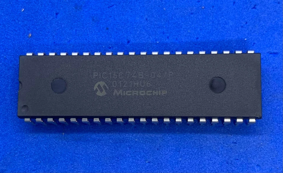 Microchip PIC16C74B-04/P Microcontrolador 8 bits MCU 7KB 192 RAM 33 E/O Foto 1 de 1