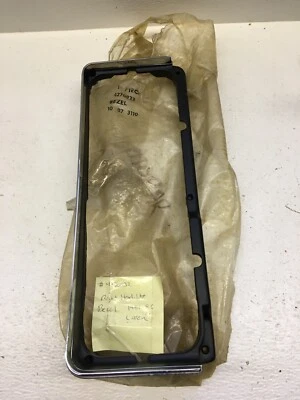 NOS 1984 1985 1986 Chrysler Laser Dodge Daytona Headlight Right Bezel 4270932 — 第 1/4 张图片
